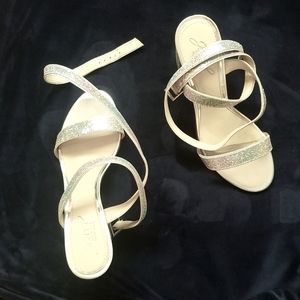 ❤❤ Badgley Mischka Silver  Sparkle Strappy Block Heel Shoe - Size 7
